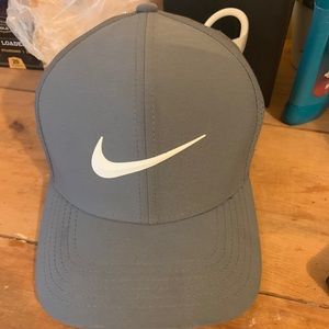 Nike M Golf Hat